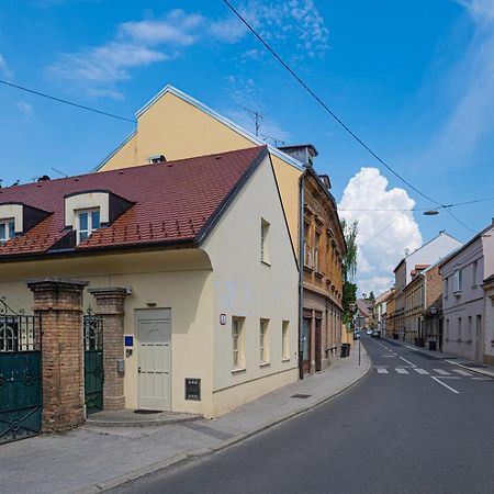 Paon Boutique Apartments Zagreb Bagian luar foto